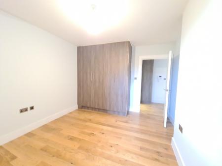 1 bedroom Flat to let in High Street South, Dunstable, LU6