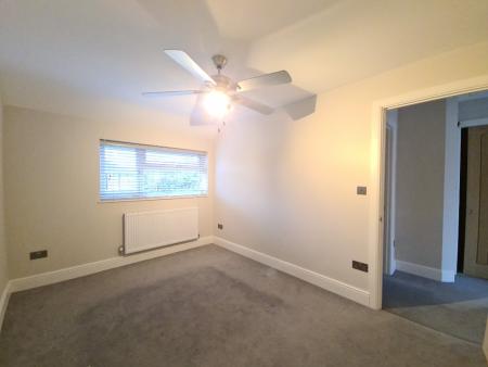 3 bedroom Semi-detached house to let in Walgrave Road, Dunstable, LU5