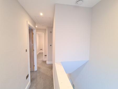 3 bedroom Semi-detached house to let in Walgrave Road, Dunstable, LU5