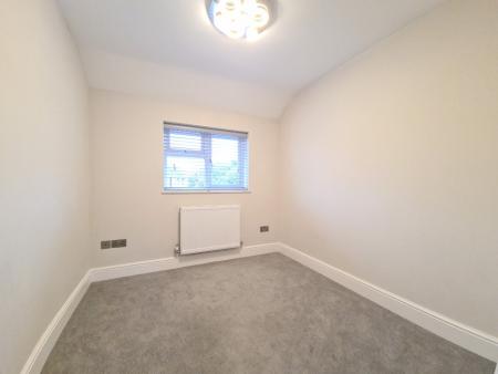 3 bedroom Semi-detached house to let in Walgrave Road, Dunstable, LU5