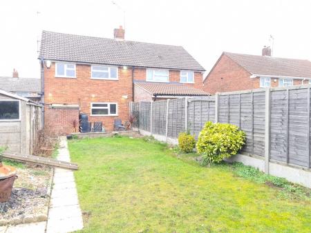 3 bedroom Semi-detached house to let in Walgrave Road, Dunstable, LU5