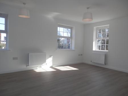 2 bedroom Flat to let in Limestone Grove, Houghton Regis, LU5