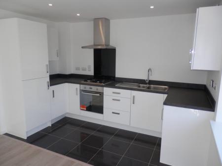 2 bedroom Flat to let in Limestone Grove, Houghton Regis, LU5