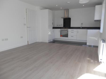 2 bedroom Flat to let in Limestone Grove, Houghton Regis, LU5