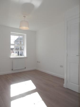 2 bedroom Flat to let in Limestone Grove, Houghton Regis, LU5