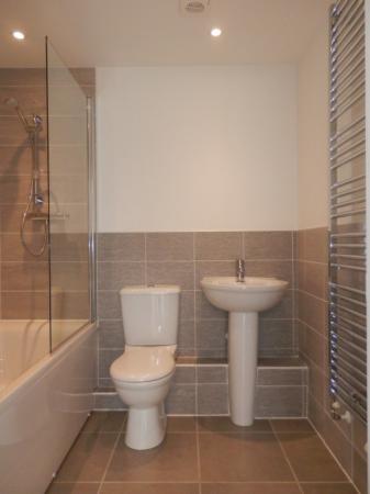 2 bedroom Flat to let in Limestone Grove, Houghton Regis, LU5