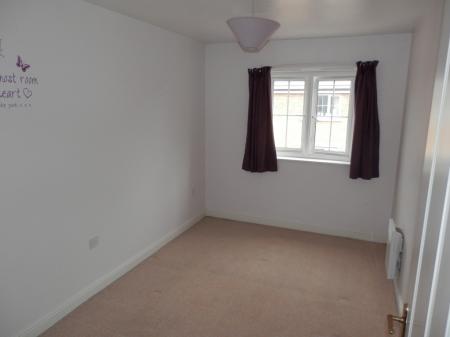 2 bedroom Flat to let in Luton Road, Dunstable, LU5