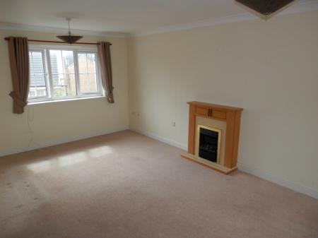 2 bedroom Flat to let in Luton Road, Dunstable, LU5