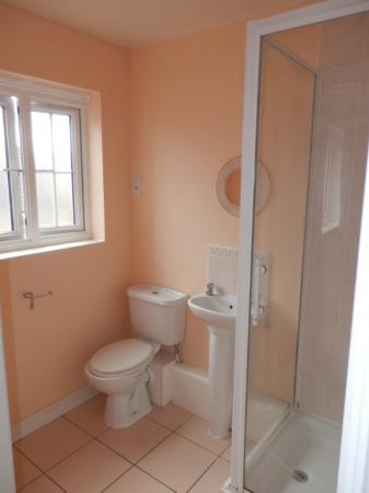 2 bedroom Flat to let in Luton Road, Dunstable, LU5