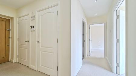 2 bedroom Flat to let in Thames House Dunstable