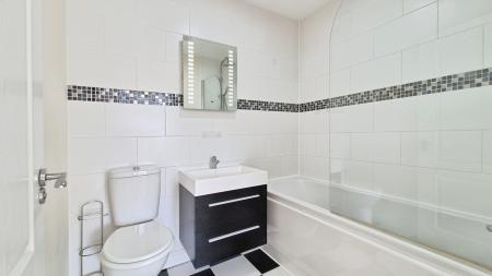 2 bedroom Flat to let in Thames House Dunstable
