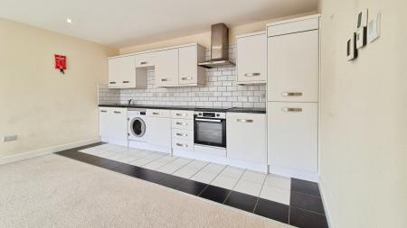 2 bedroom Flat to let in Thames House Dunstable