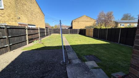 2 bedroom Semi-detached house to let in Manor Park, Houghton Regis, LU5