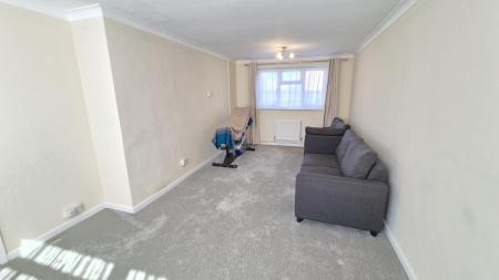 2 bedroom Semi-detached house to let in Manor Park, Houghton Regis, LU5