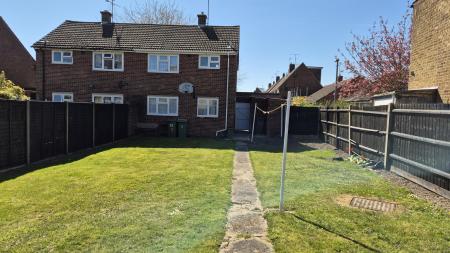 2 bedroom Semi-detached house to let in Manor Park, Houghton Regis, LU5