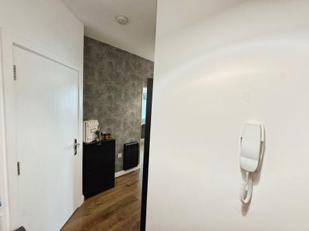 1 bedroom Flat to let in The Parklands