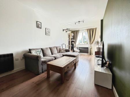 1 bedroom Flat to let in The Parklands