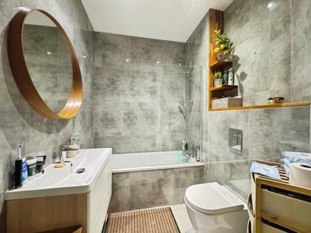 1 bedroom Flat to let in The Parklands