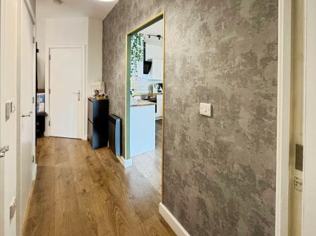1 bedroom Flat to let in The Parklands
