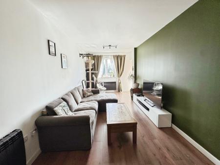 1 bedroom Flat to let in The Parklands