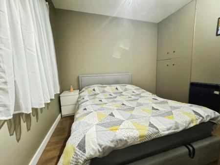 1 bedroom Flat to let in The Parklands