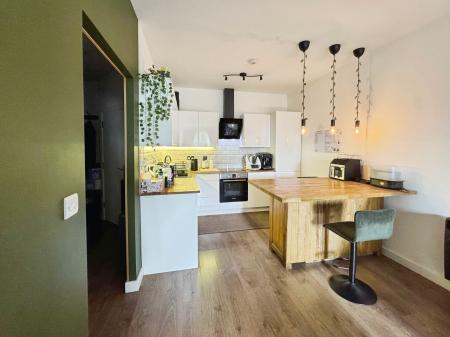 1 bedroom Flat to let in The Parklands