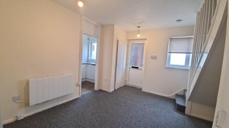 3 bedroom Flat to let in Katherine Drive, Dunstable, LU5