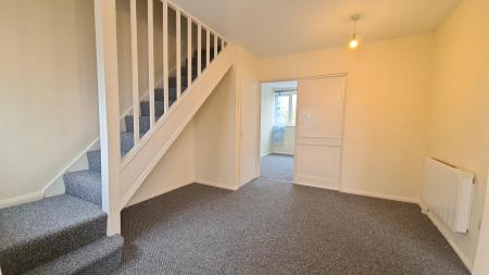 3 bedroom Flat to let in Katherine Drive, Dunstable, LU5