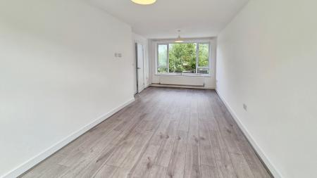 3 bedroom Terraced House to let in Thorn View, Houghton Regis