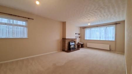 3 bedroom Bungalow to let in Langdale Road, Dunstable, LU6