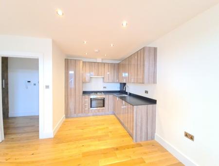 1 bedroom Flat to let in High Street South, Dunstable, LU6