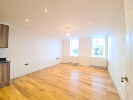 1 bedroom Flat to let in High Street South, Dunstable, LU6
