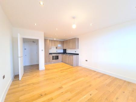 1 bedroom Flat to let in High Street South, Dunstable, LU6