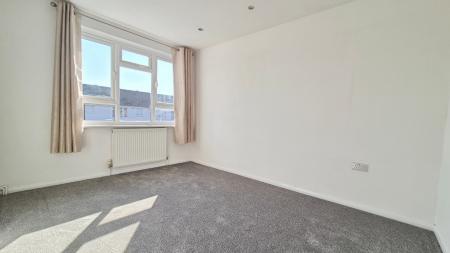 4 bedroom Terraced House to let in Beale Street, Dunstable, LU6