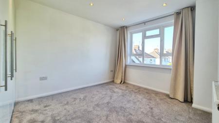 4 bedroom Terraced House to let in Beale Street, Dunstable, LU6
