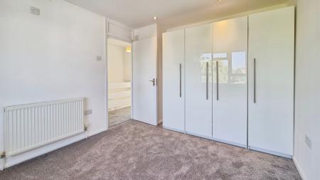 4 bedroom Terraced House to let in Beale Street, Dunstable, LU6
