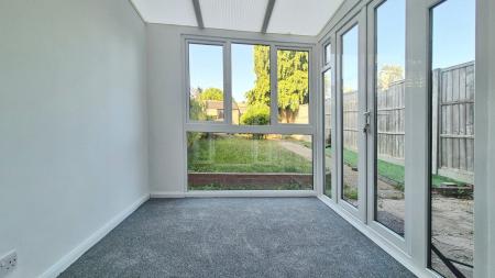 4 bedroom Terraced House to let in Beale Street, Dunstable, LU6