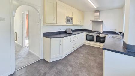 4 bedroom Terraced House to let in Beale Street, Dunstable, LU6