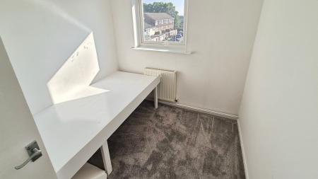 4 bedroom Terraced House to let in Beale Street, Dunstable, LU6
