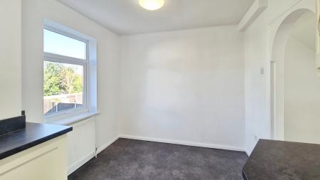 4 bedroom Terraced House to let in Beale Street, Dunstable, LU6
