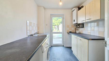 4 bedroom Terraced House to let in Beale Street, Dunstable, LU6