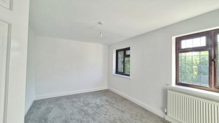3 bedroom Detached house to let in Staines Square, Dunstable, LU6