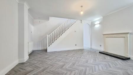 Staines Square, Dunstable, LU6