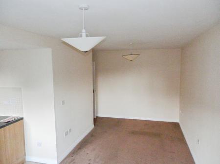2 bedroom Flat to let in Kiln Way, Dunstable, LU5