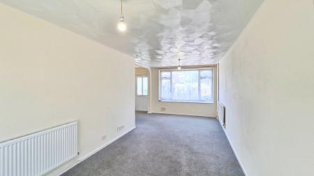 2 bedroom Terraced House to let in Meadow Lane, Houghton Regis, LU5