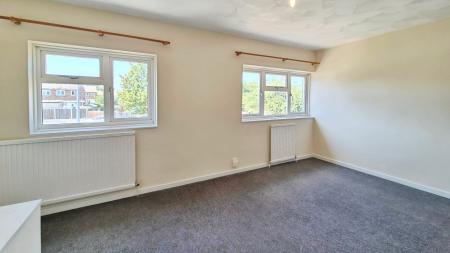 2 bedroom Terraced House to let in Meadow Lane, Houghton Regis, LU5