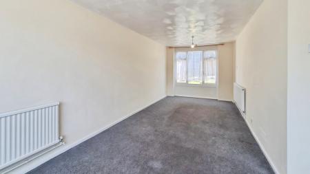 2 bedroom Terraced House to let in Meadow Lane, Houghton Regis, LU5