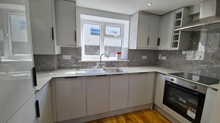 2 bedroom Maisonette to let in High Street South, Dunstable, LU6