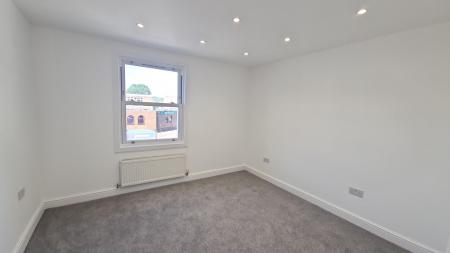 2 bedroom Maisonette to let in High Street South, Dunstable, LU6