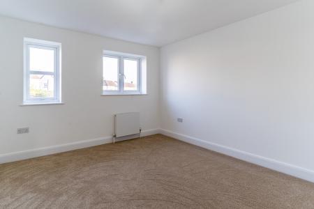 4 bedroom Terraced House to let in Loring Road, The Haveli, Dunstable, LU6